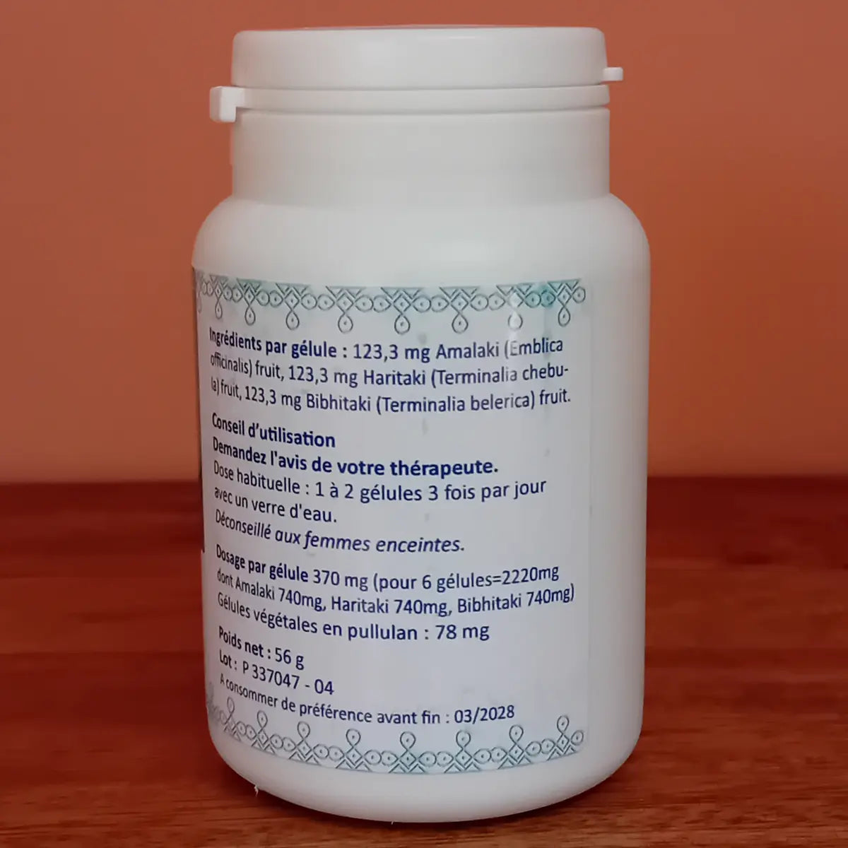 Complément alimentaire ayurvédique :  Triphala, bien être du corps et de l'esprit, aide à soutenir le système digestif et le système immunitaire et aide à réduire le stress