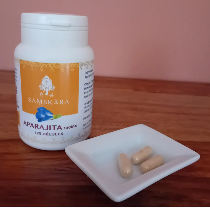 aparajita, clitoria, ternatea, complément alimentaire ayurvédique, aide a améliorer la mémoire, antiinflammatoire, antistress, antidépresseur, bon pour le foie, propriétés diurétiques et dépuratives