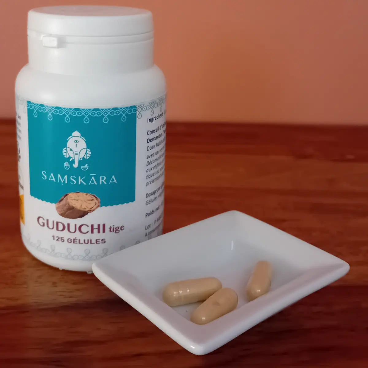 guduchi, amrit, renforce les défenses immunitaires, issus de agriculture biologique, riche en anti oxydant, aide à calmer la fièvre et les infections, soutien le système respiratoire et aide à améliorer la gestion du stress