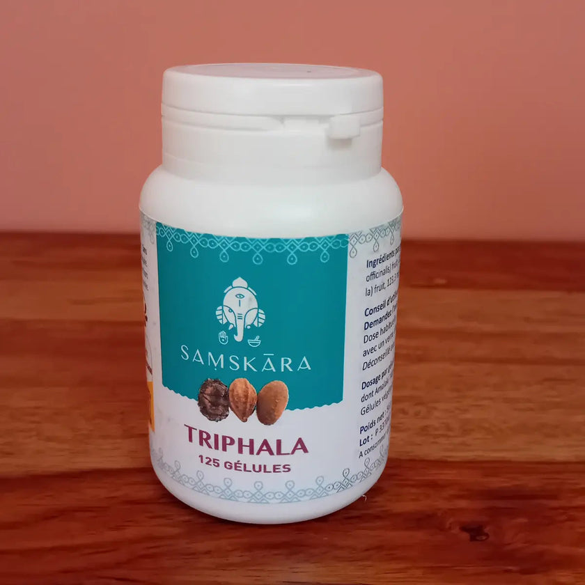 Complément alimentaire ayurvédique : Triphala, bien être du corps et de l'esprit, aide à soutenir le système digestif et le système immunitaire et aide à réduire le stress